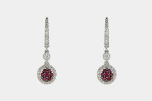 Orecchini pendenti tondi rubini Enjoy White - Gioielleria Casavola di Noci - idee regalo compleanno ragazza 18 anni - in oro bianco con diamanti