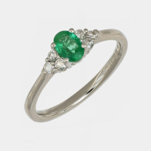 Anello fantasia smeraldo 0.39 Enjoy White - Gioielleria Casavola di Noci - gioiello in oro bianco 18 carati con diamanti - idee regalo compleanno 18 anni ragazza