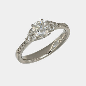 Anello solitario Promise White - Gioielleria Casavola di Noci - idee regalo per proposta di matrimonio - in oro bianco 18 carati con diamante taglio brillantino