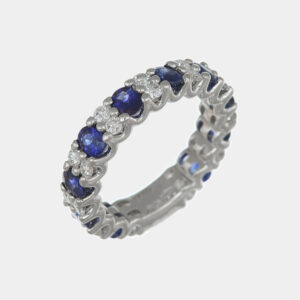 Anello Infinity con zaffiri e diamanti White - Gioielleria Casavola di Noci - gioiello in oro bianco 18 carati - idee regalo per fidanzamento unico
